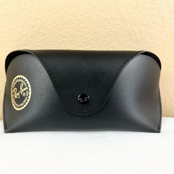 New Ray-Ban Case 🖤 - Picture 2 of 3